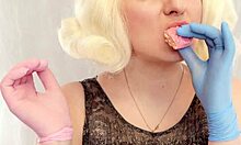 Arya Granders video fetish makanan ASMR cookie dengan sentuhan gadis di sebelah rumah
