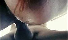 Une milf ébène prend une baise brutale dans une vidéo HD