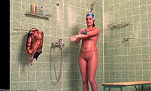 スリムな美女が、元気なお尻でシャワーを浴びてセクシーに見えます。