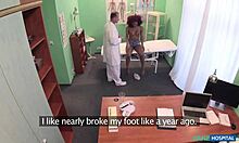 性感的黑人病人Jasmine Webb的间谍摄像头性爱
