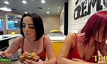Duda Pimentinha, en tatoveret engel, og andre nye piger forbereder sig på sex i en McDonalds-butik