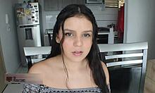 Großer Arsch Latina wird in hausgemachtem Video in ihre Muschi und ihren Arsch gefickt